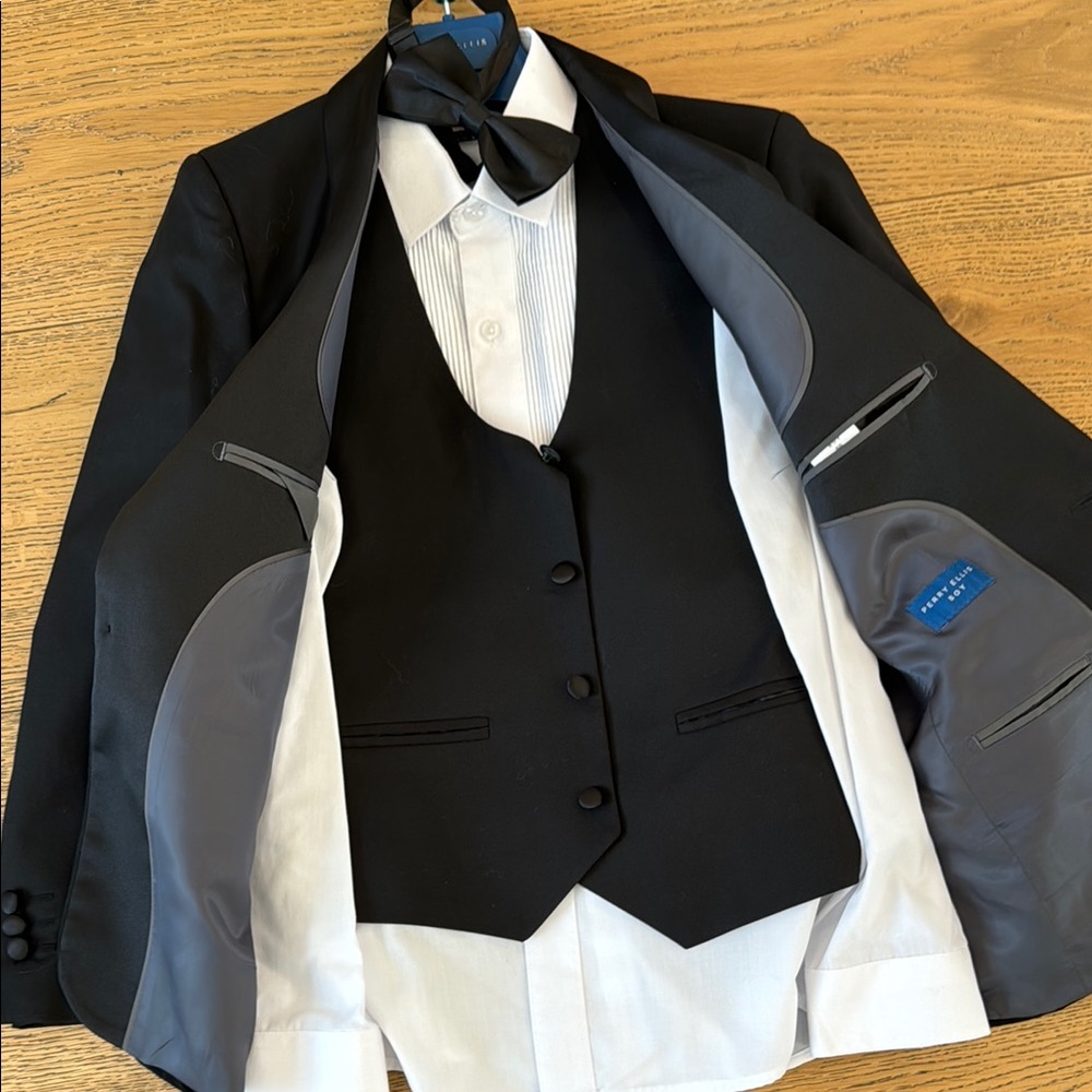 Perry Ellis Boy Classic Black Tuxedo Full Suit - Picture 2 of 7